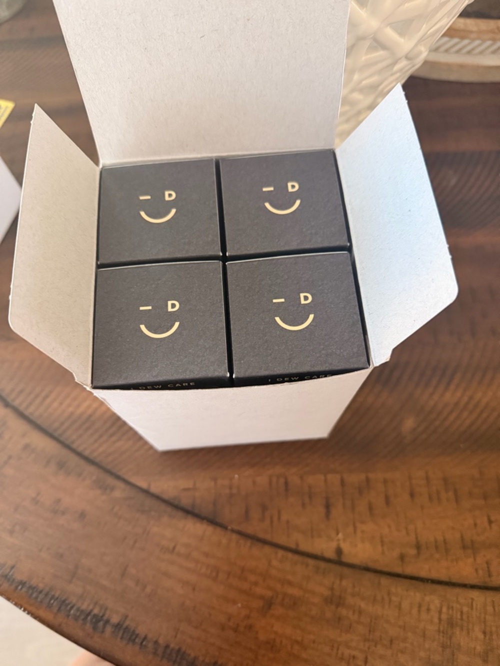 D Smile Black Shampoo - Women’s Hair Care (Black)